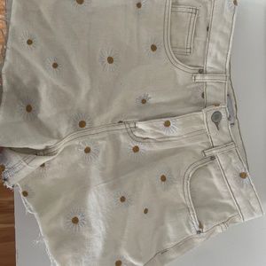 Daisy shorts